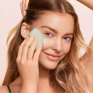 ❗️LAST 1❗️🤎5 For $25🤎 ECOTOOLS Blurring Blender Makeup Sponge